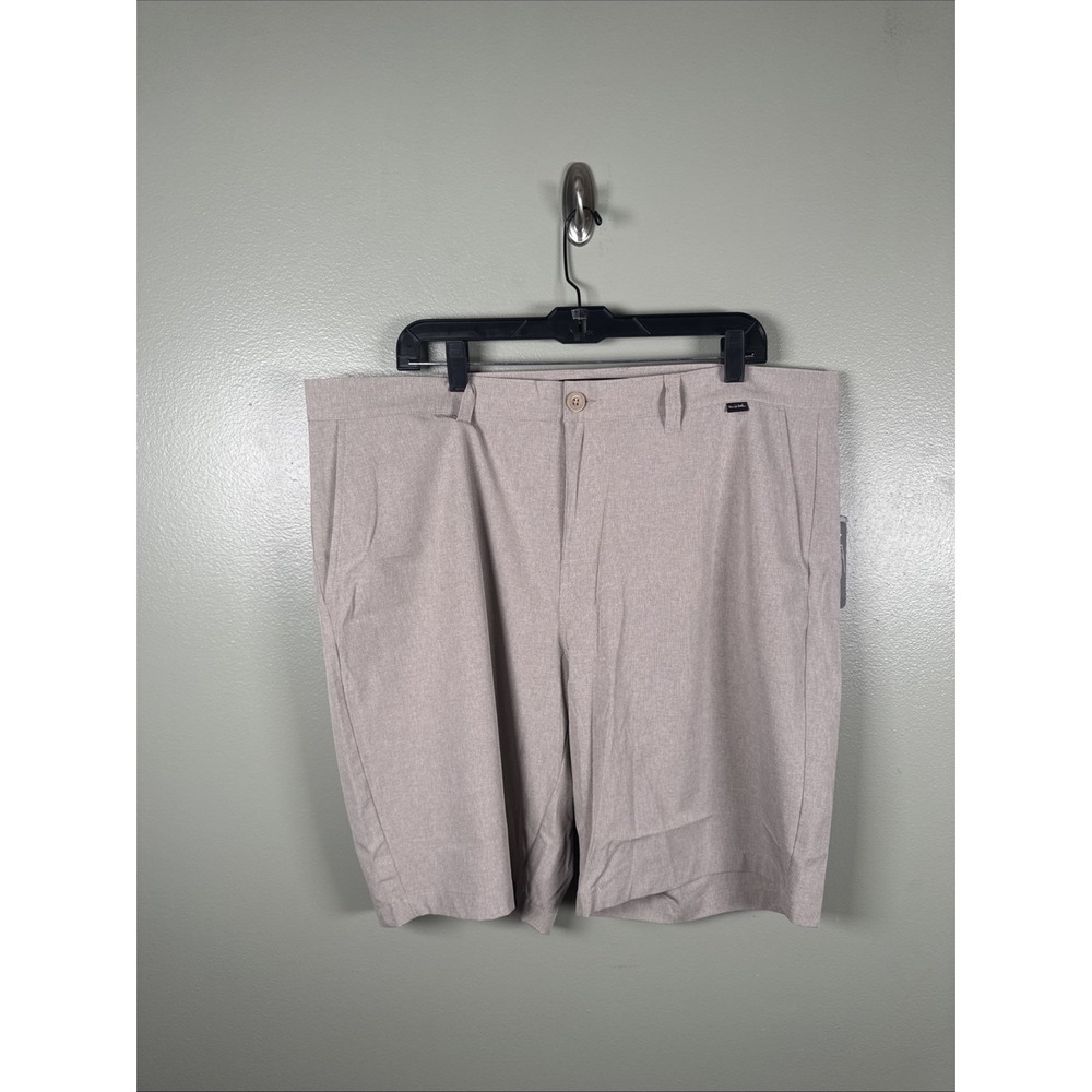 NEW‎ - Travis Mathew 10.5" Beck Golf Shorts In Color Khaki Men's Size 40 - NWT